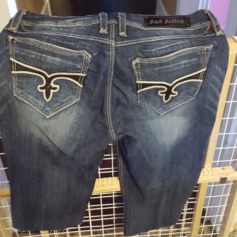 Rock Revival capri